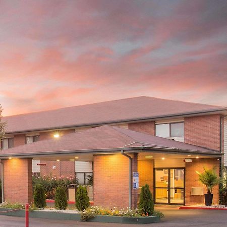 Super 8 By Wyndham Provo Byu Orem Eksteriør bilde