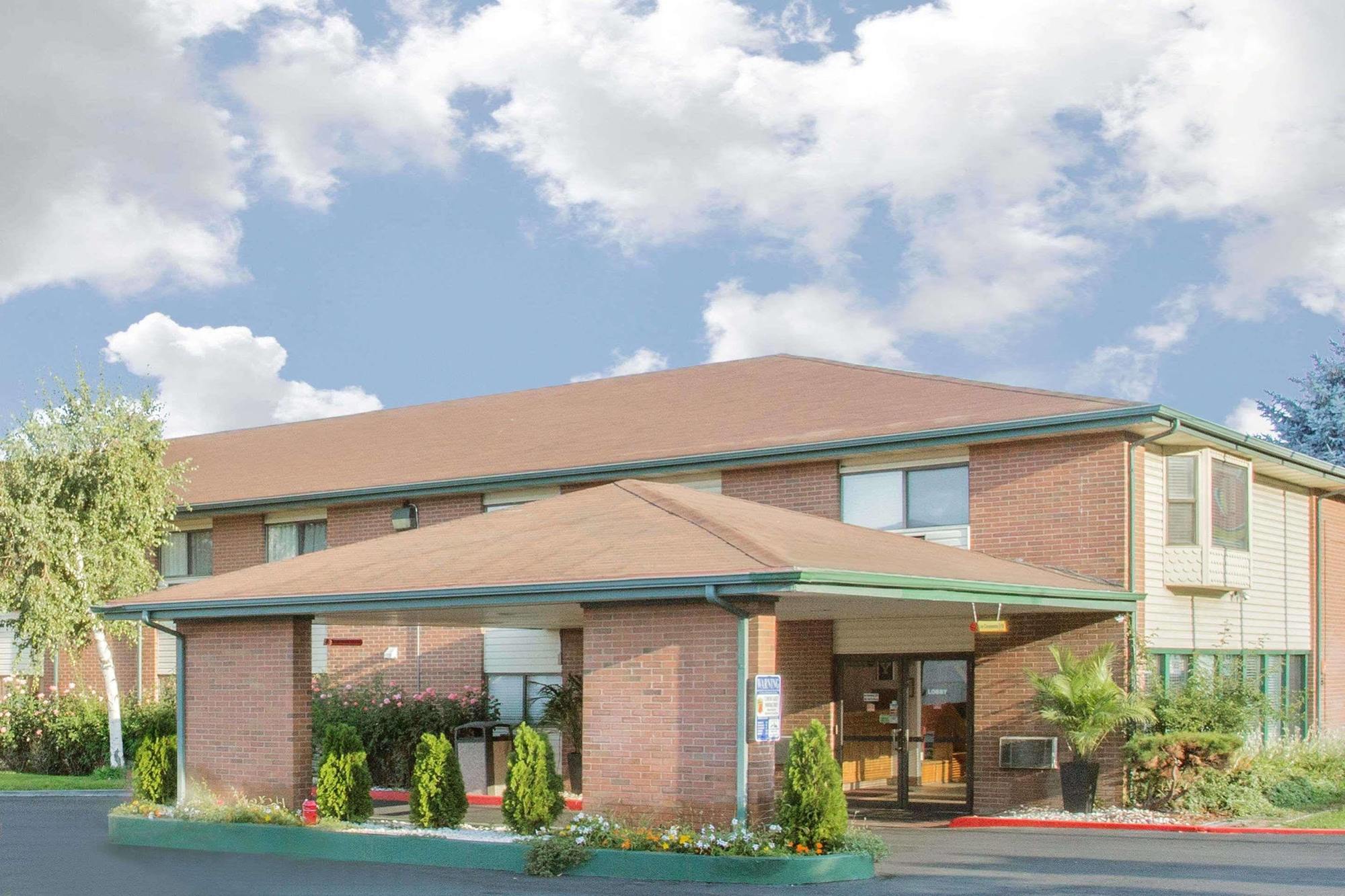 Super 8 By Wyndham Provo Byu Orem Eksteriør bilde